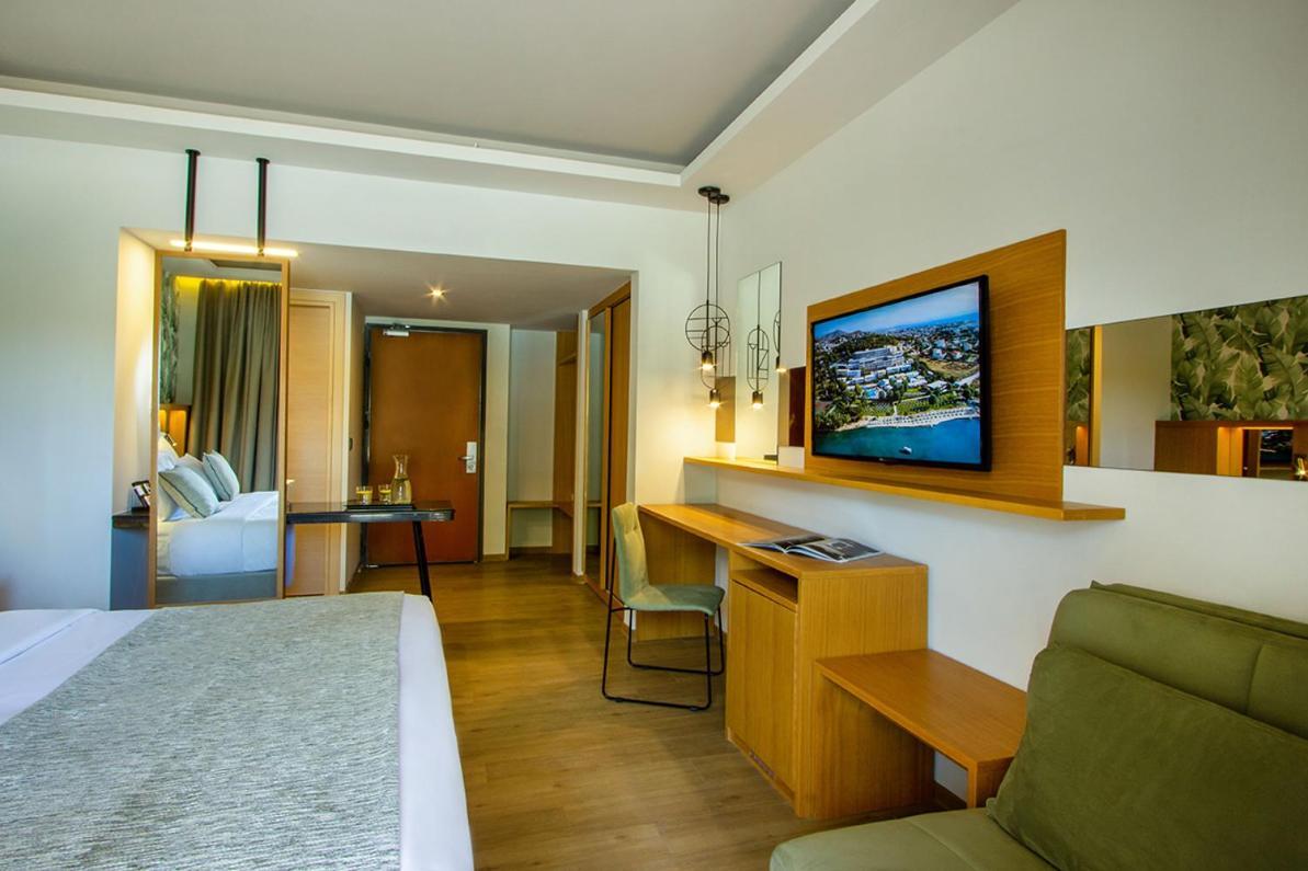 Dolce By Wyndham Athens Attica Riviera Hotel Vravrona Exterior photo